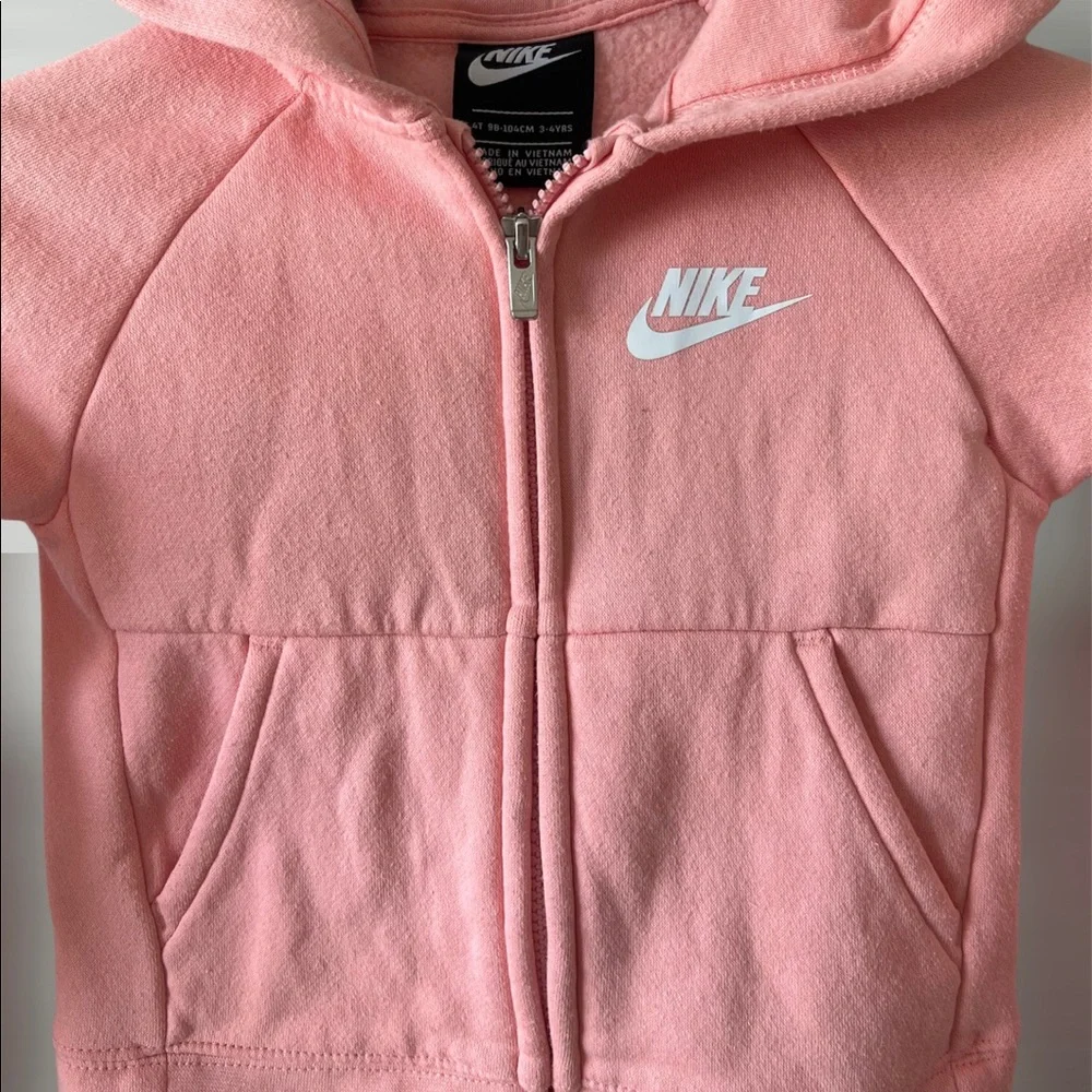 Nike Kids
Sportswear Lightweight Sueded Fleece Full Zip Hoodie (Toddler) - Picture 2 of 5